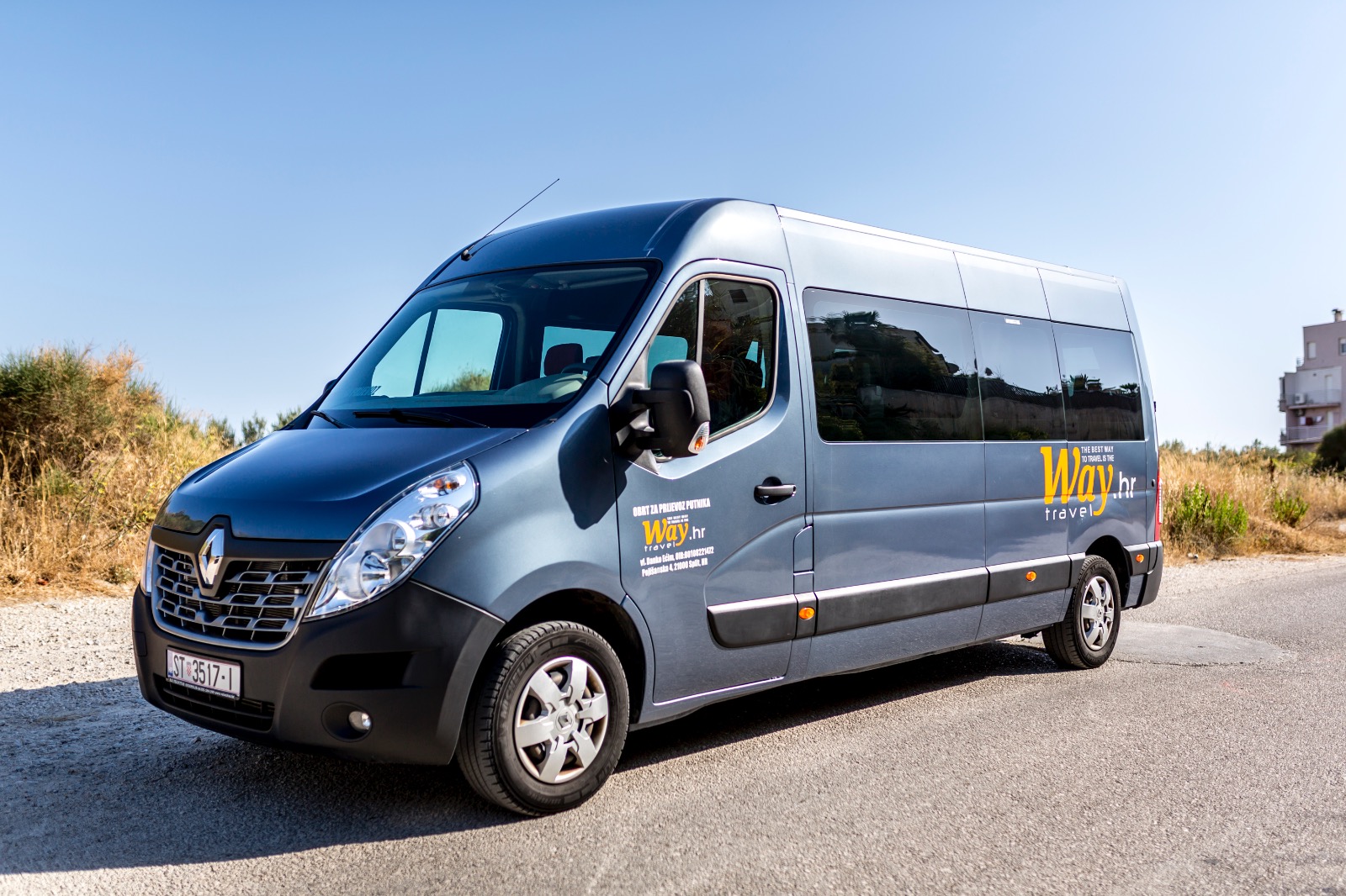 Private transfer from Split to Dubrovnik with a view of Dubrovnik Old Town